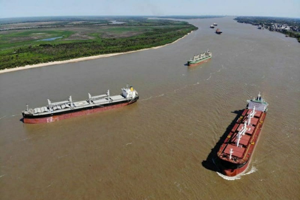 Hidrovía: los puertos vecinos encarecen la carga paraguaya | Interborders